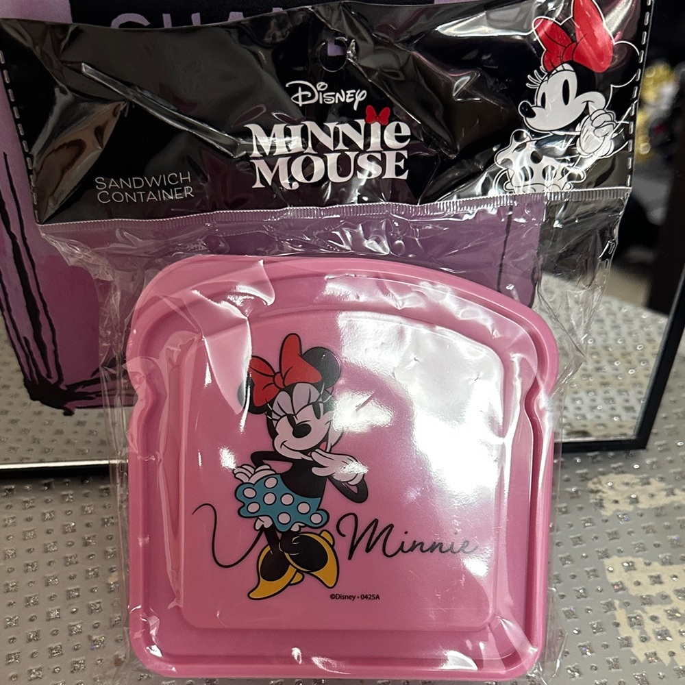 Disney Minnie Mouse Pink Sandwich Box NIP